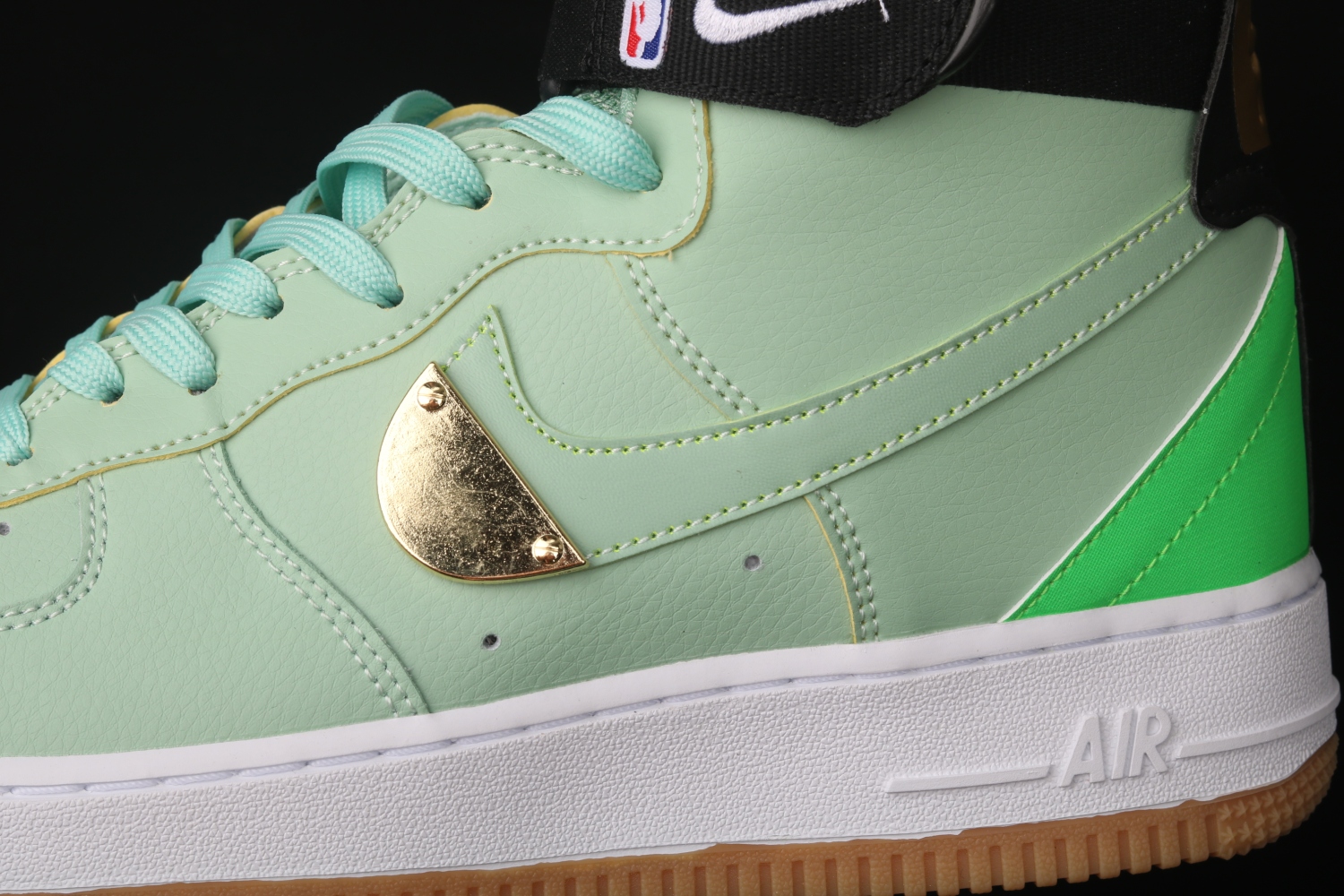 NBA x Nike Force 1 High Green Gum White Metallic Gold CT2306-300