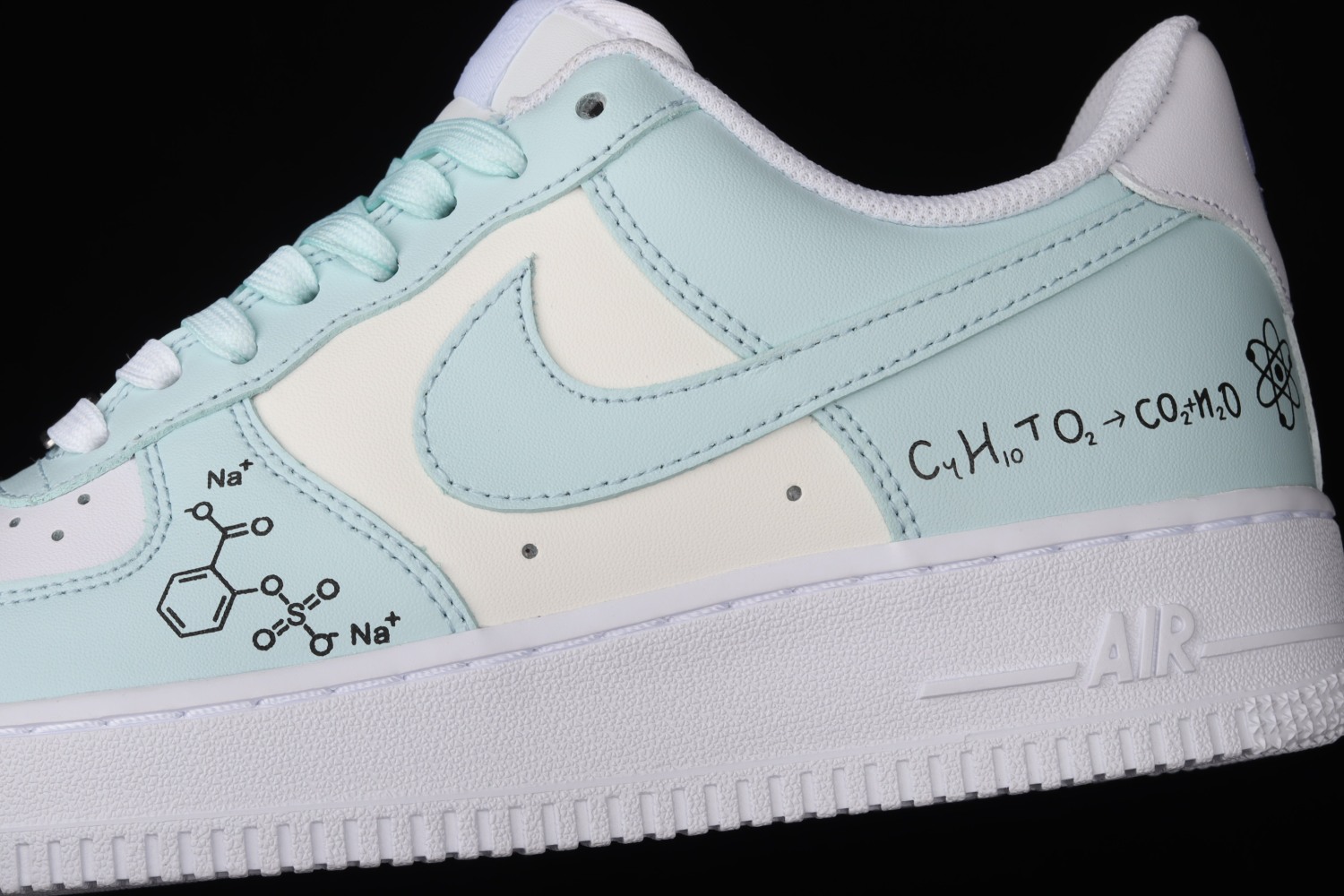 Nike Air Force 1 