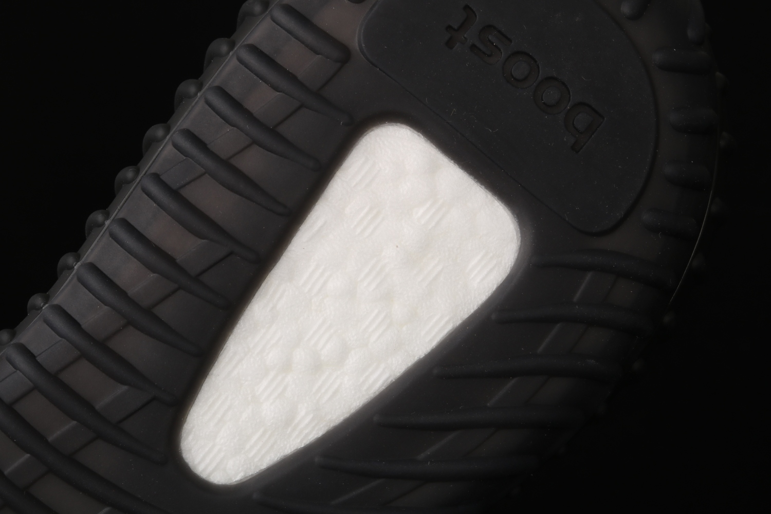 adidas Yeezy Boost 350 V2 Black Red (2017/2020) CP9652
