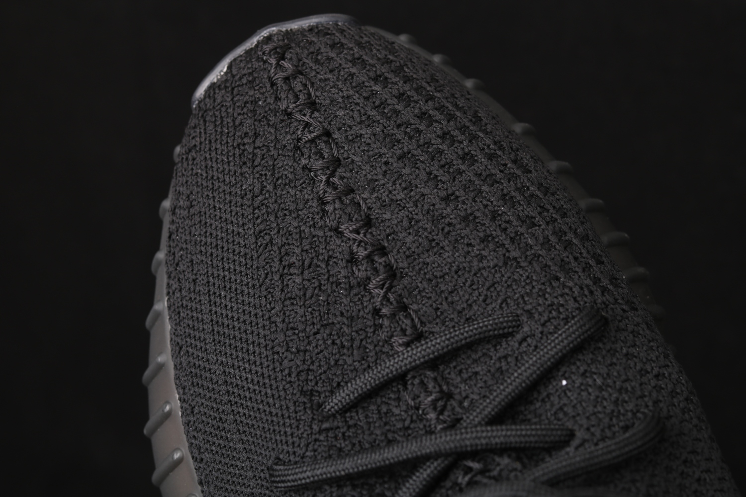 adidas Yeezy Boost 350 V2 Black Red (2017/2020) CP9652