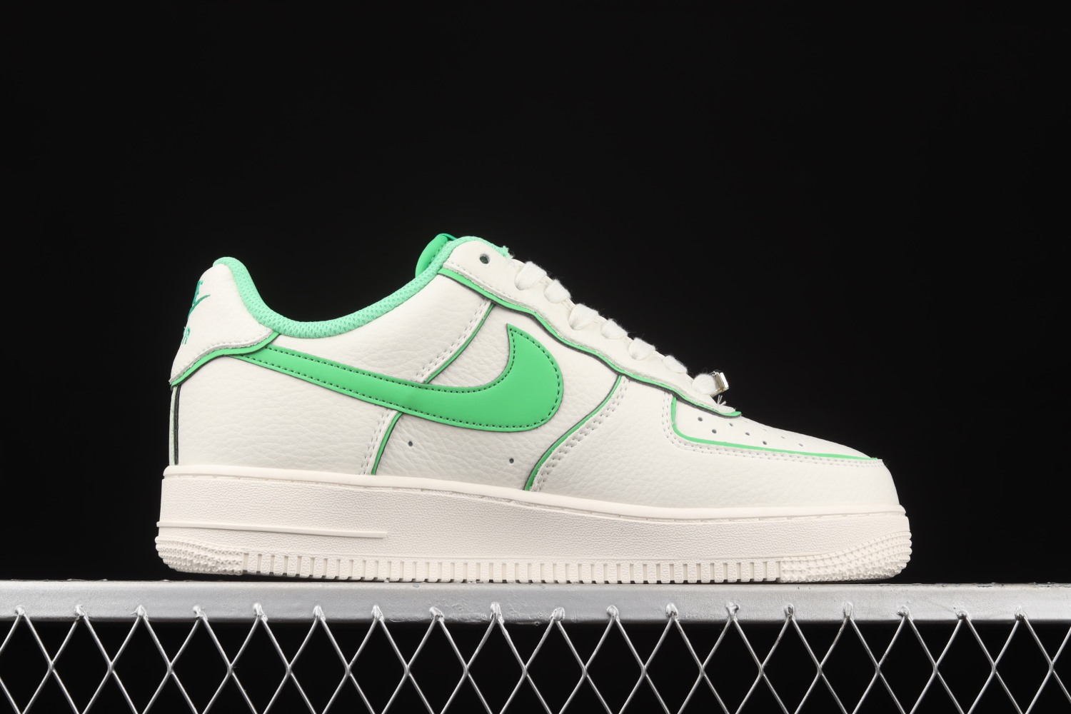 Nike Air Force 1 07 Low SU19 White Green Shoes UH8958-022