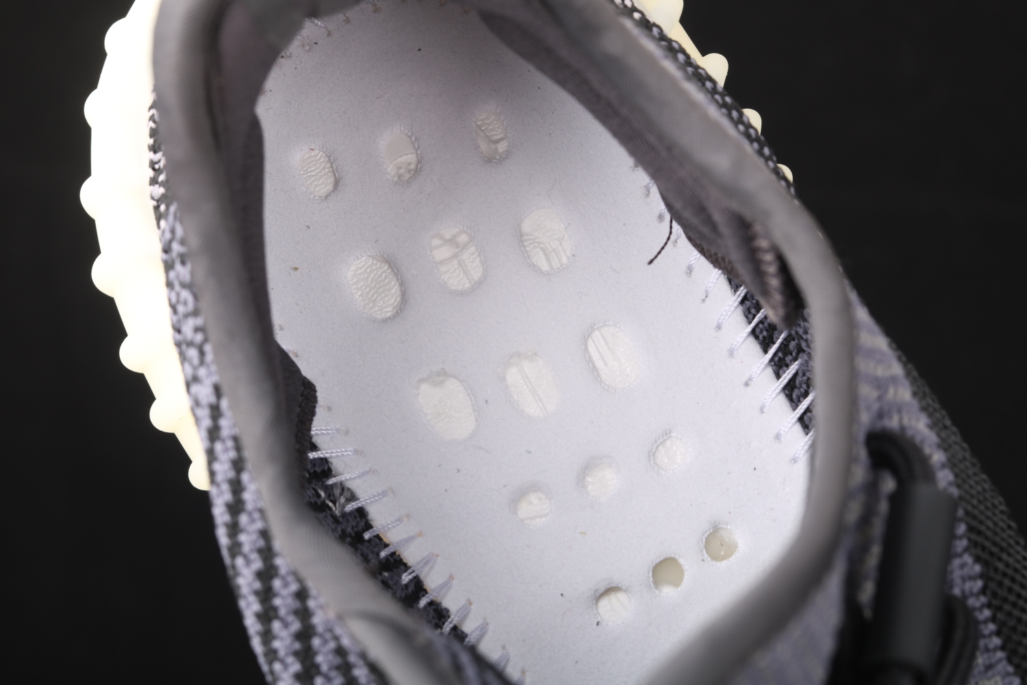 adidas Yeezy Boost 350 V2 Carbon FZ5000