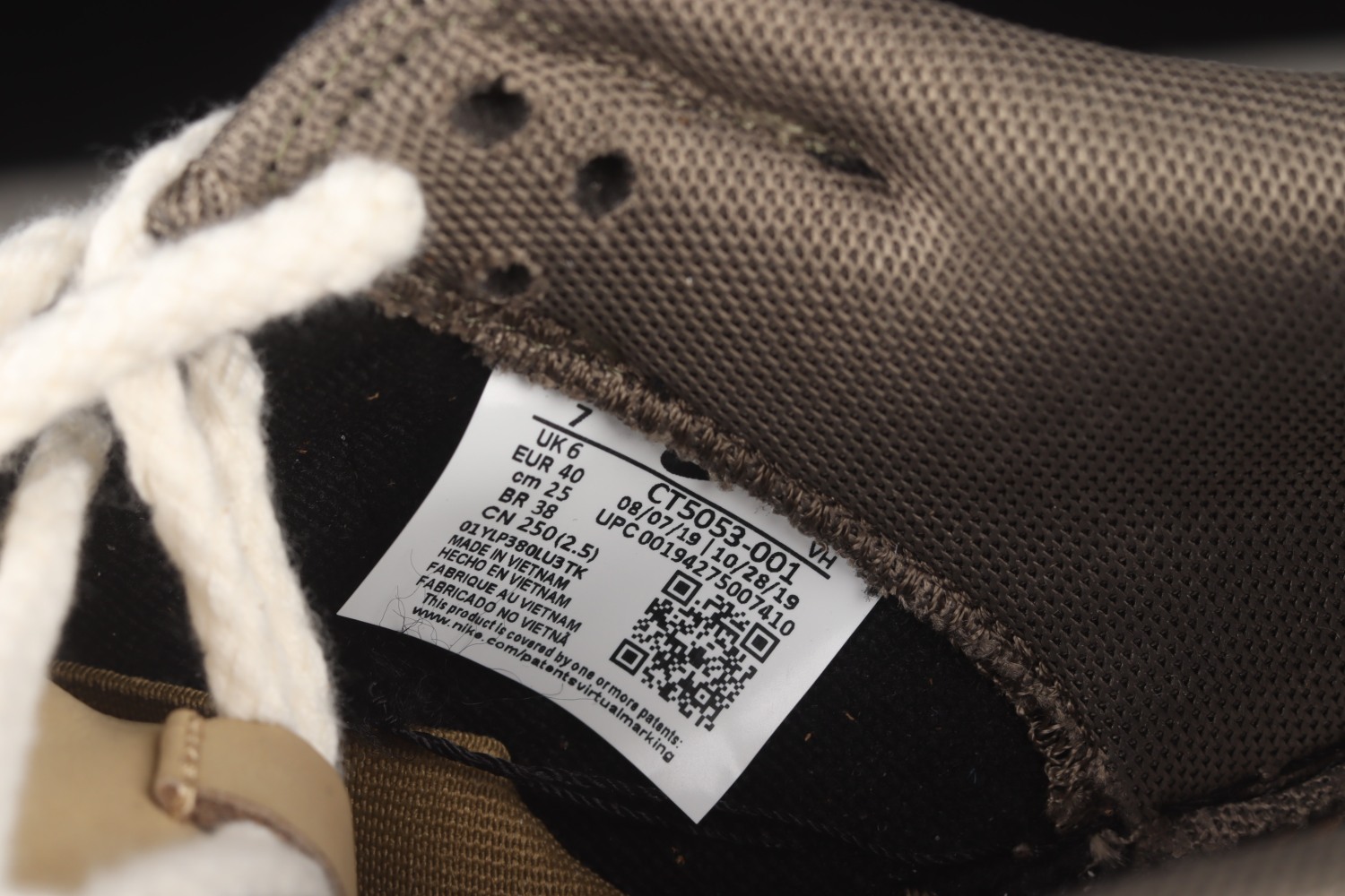 Nike SB Dunk Low Travis Scott CT5053-001