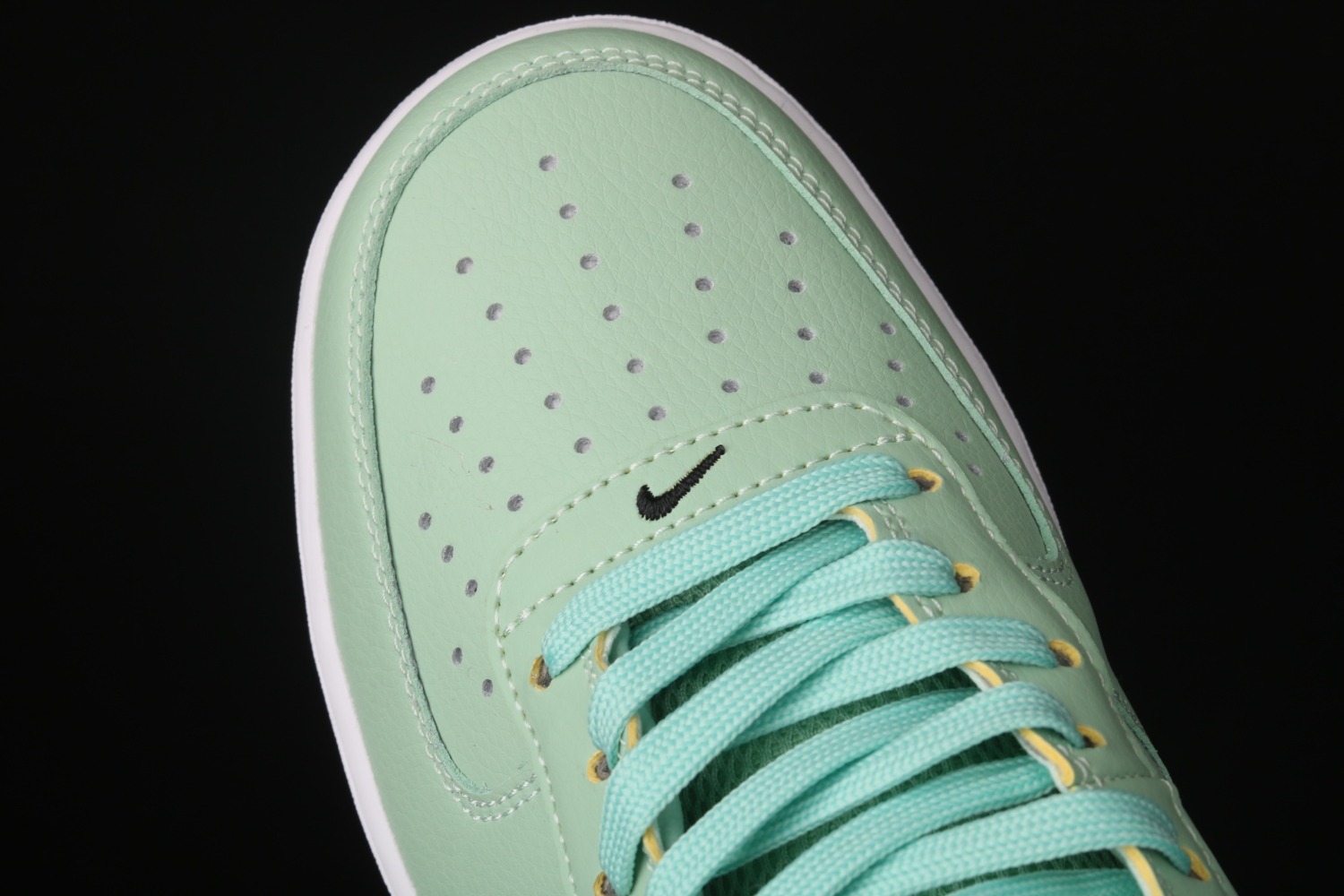 NBA x Nike Force 1 High Green Gum White Metallic Gold CT2306-300