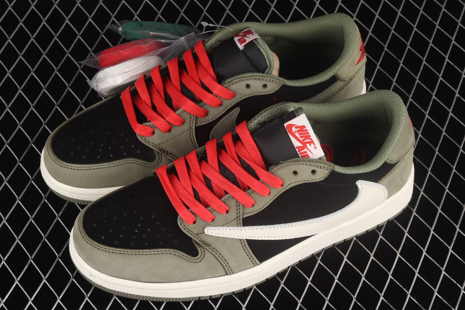 Jordan 1 Retro Low OG SP Travis Scott CQ4277-008