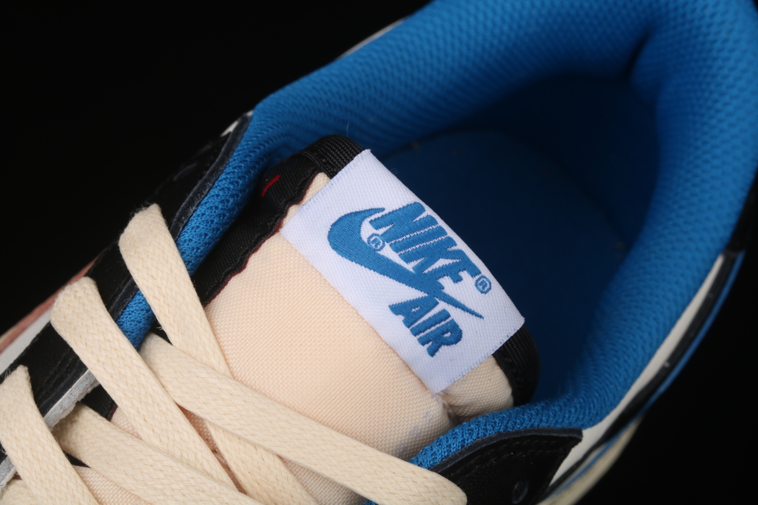 Jordan 1 Low Fragment x Travis Scott DM7866-140