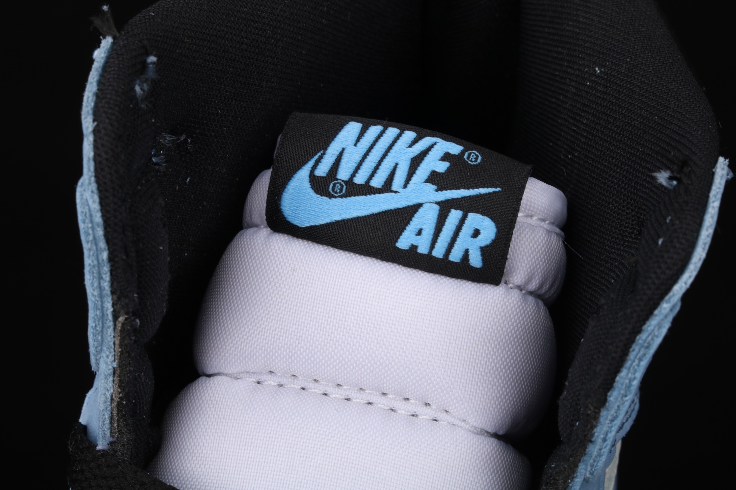 Jordan 1 Retro High White University Blue Black 555088-134