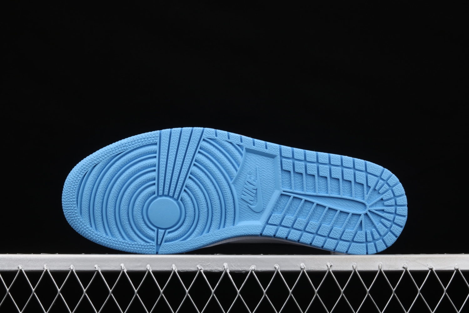 Jordan 1 Retro High White University Blue Black 555088-134