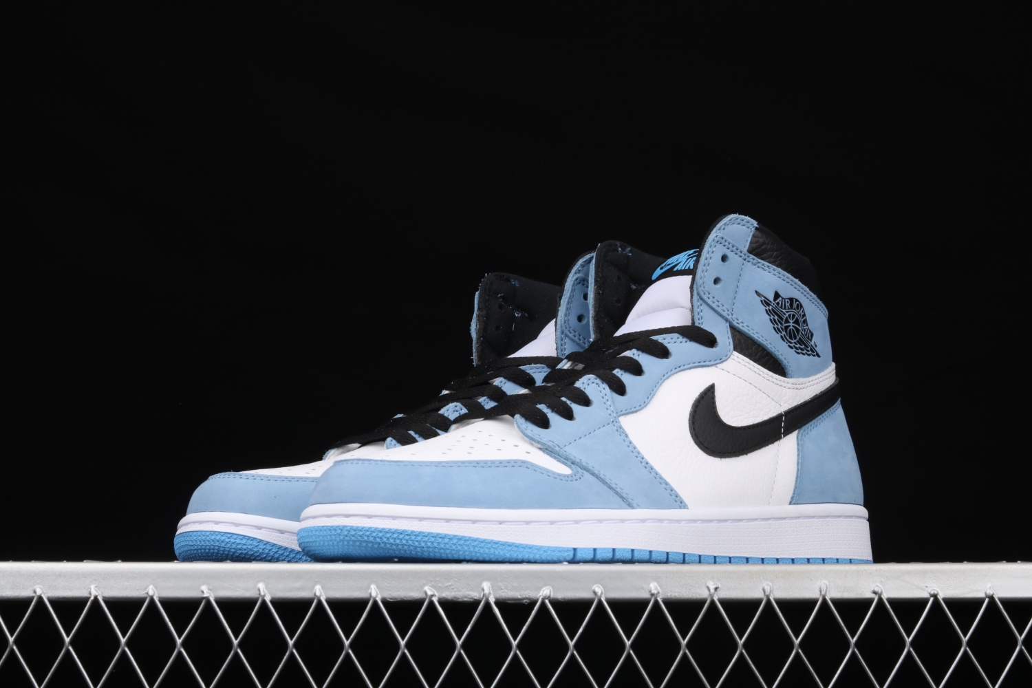 Jordan 1 Retro High White University Blue Black 555088-134