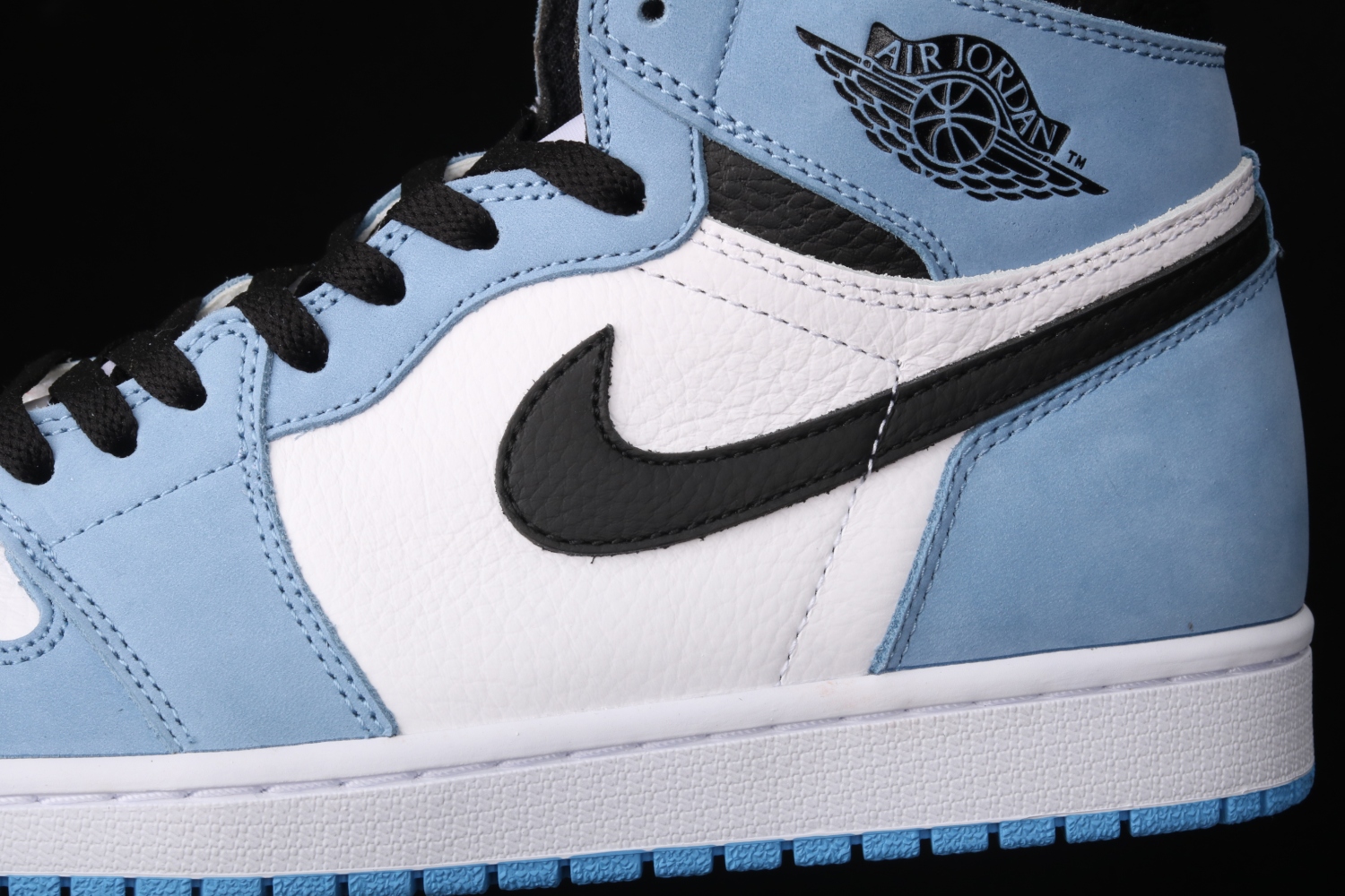 Jordan 1 Retro High White University Blue Black 555088-134