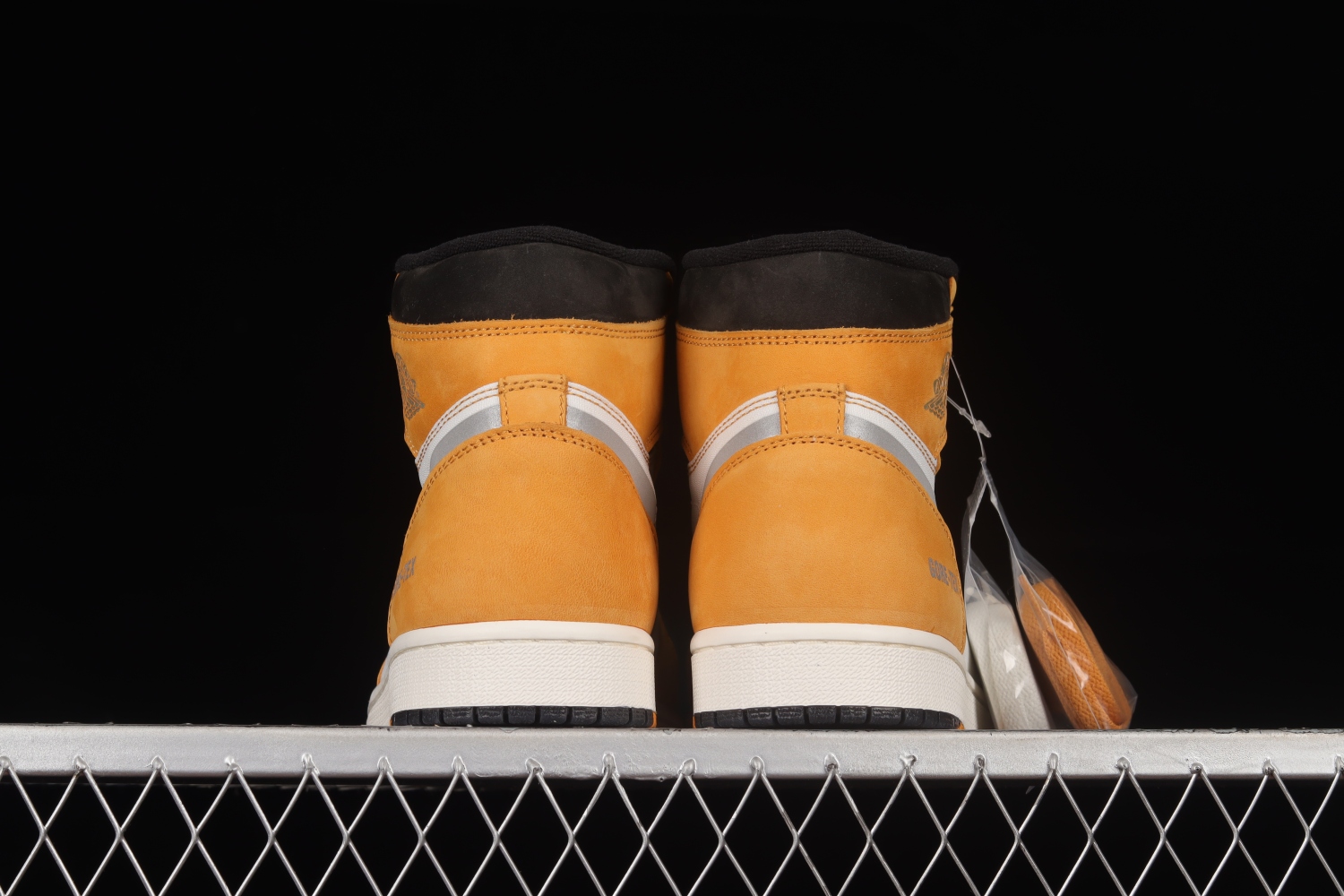 Jordan 1 High Element Gore-Tex Light Curry DB2889-700