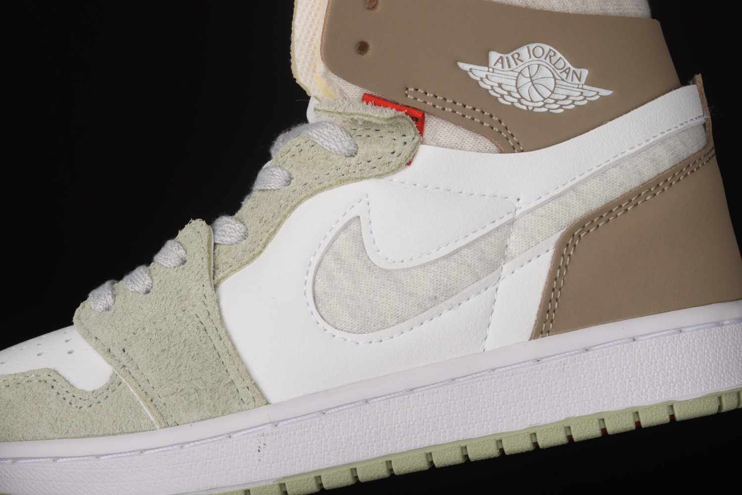 Jordan 1 High Zoom Air CMFT Olive Aura (W) CT0979-102