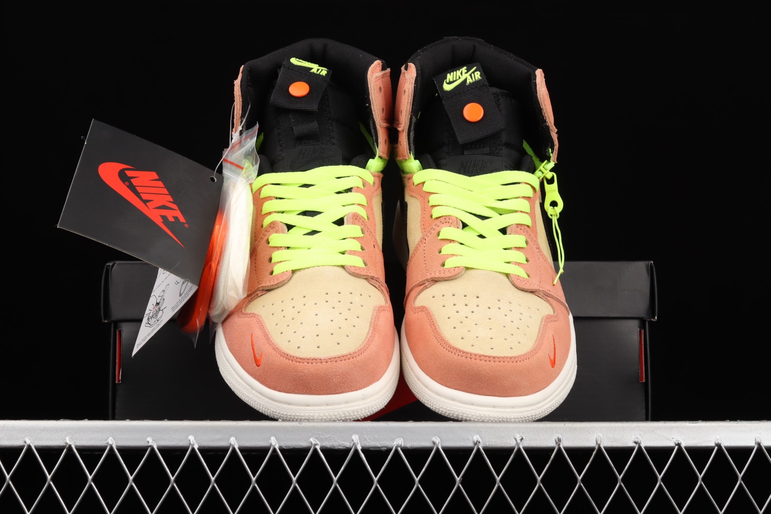 Jordan 1 High Switch Peach CW6576-800