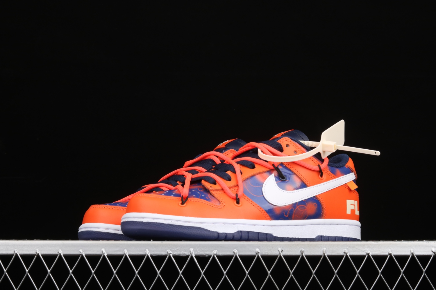 Dunk Low OFF-White x Futura xNike DD0856-801