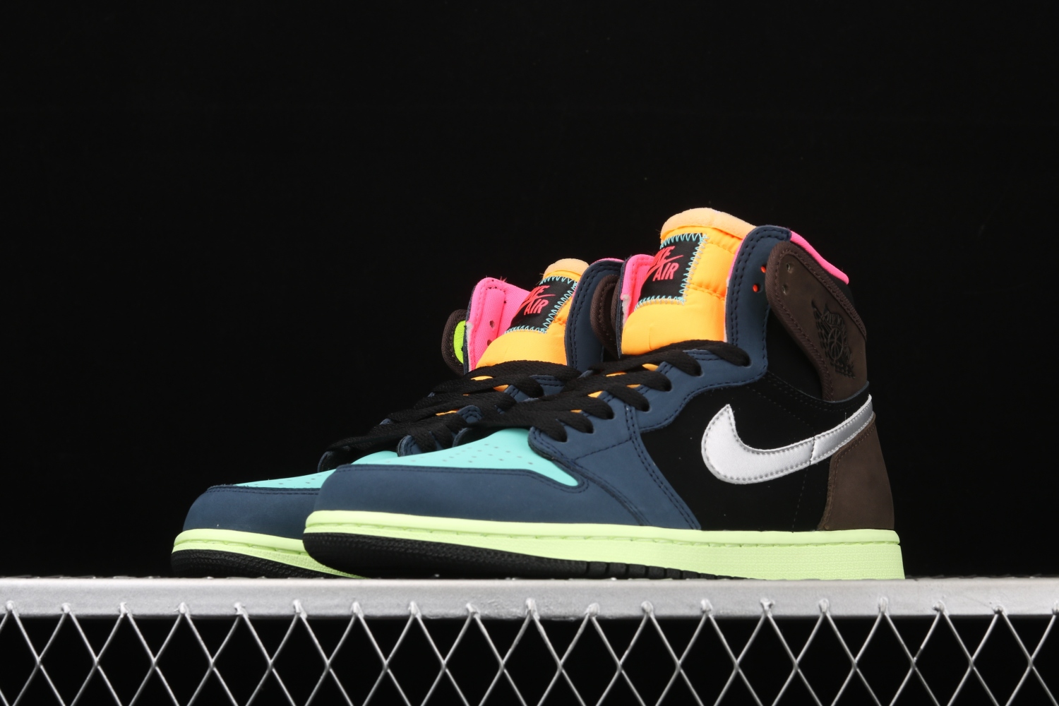 Jordan 1 Retro High Tokyo Bio Hack 555088-201