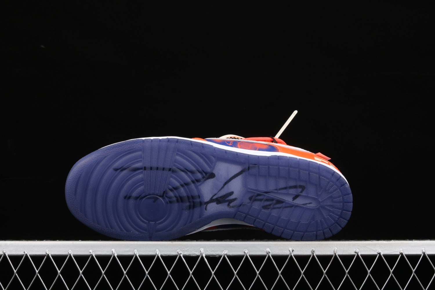 Dunk Low OFF-White x Futura xNike DD0856-801