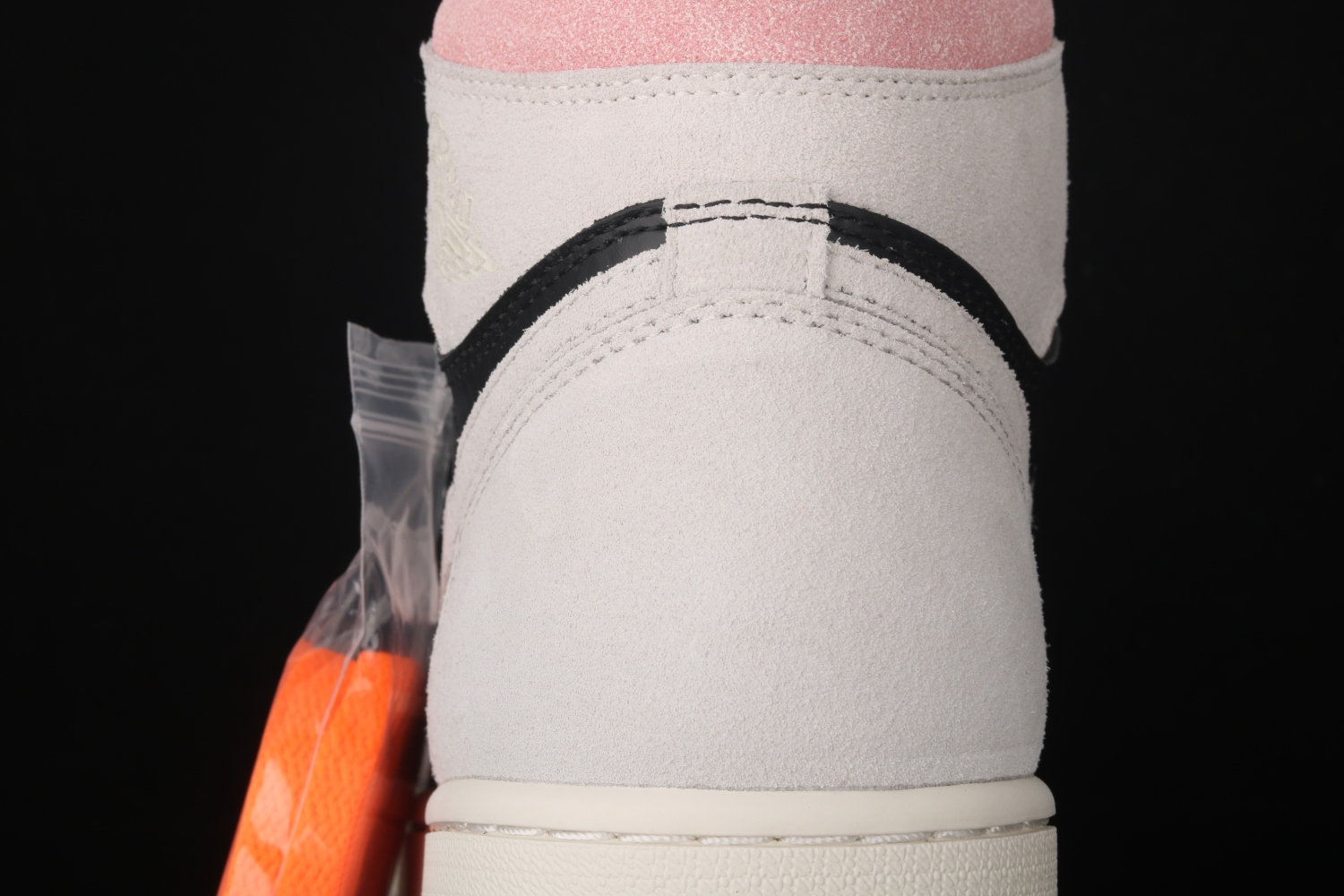 Jordan 1 Retro High Neutral Grey Hyper Crimson 555088-018