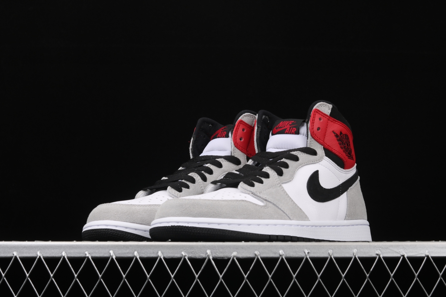 Jordan 1 Retro High Light Smoke Grey 555088-126