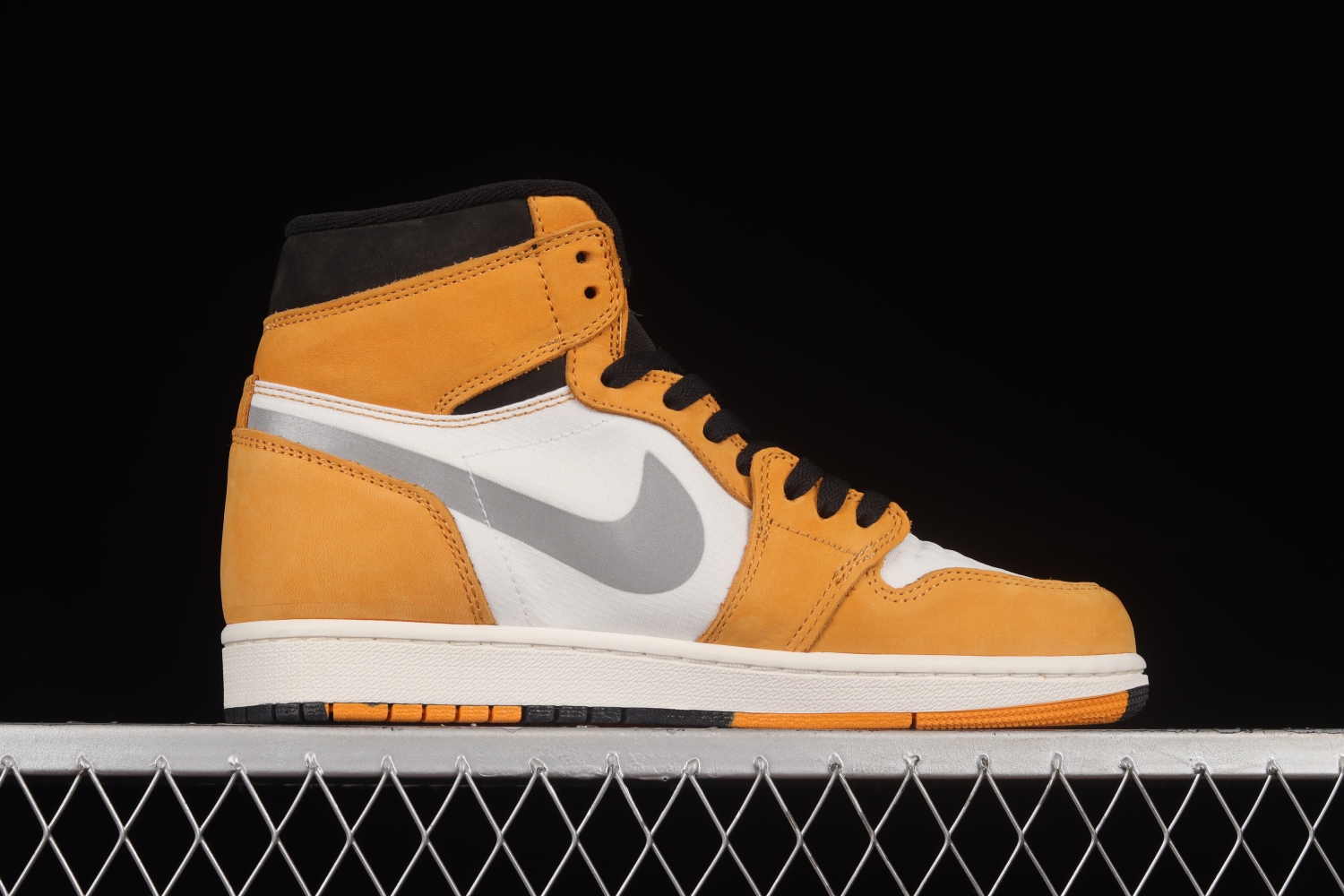 Jordan 1 High Element Gore-Tex Light Curry DB2889-700