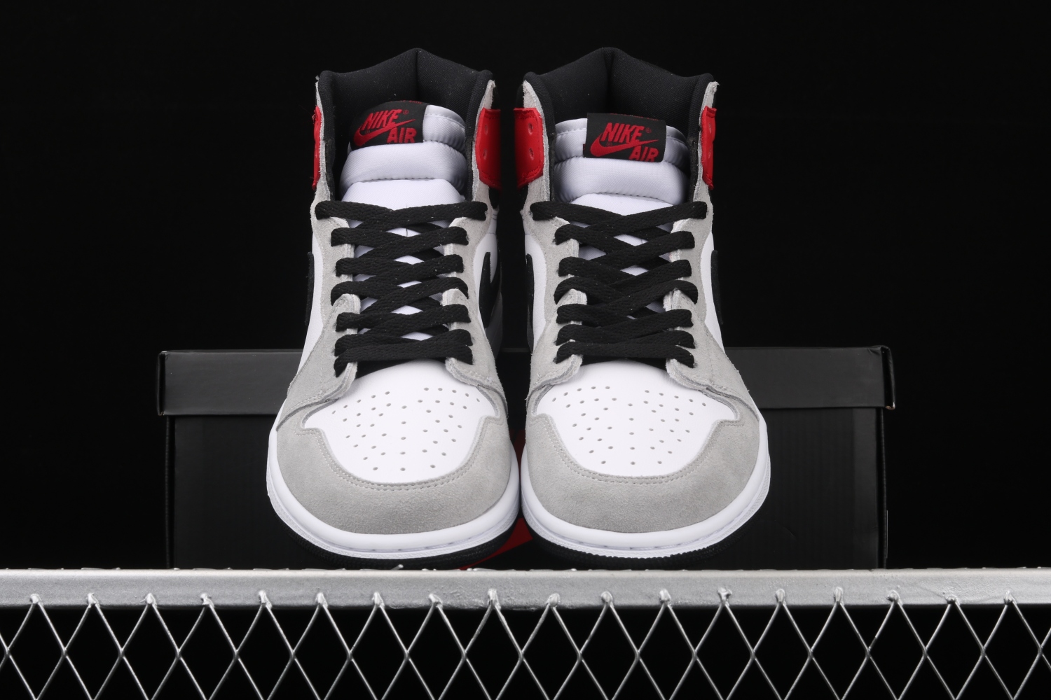 Jordan 1 Retro High Light Smoke Grey 555088-126