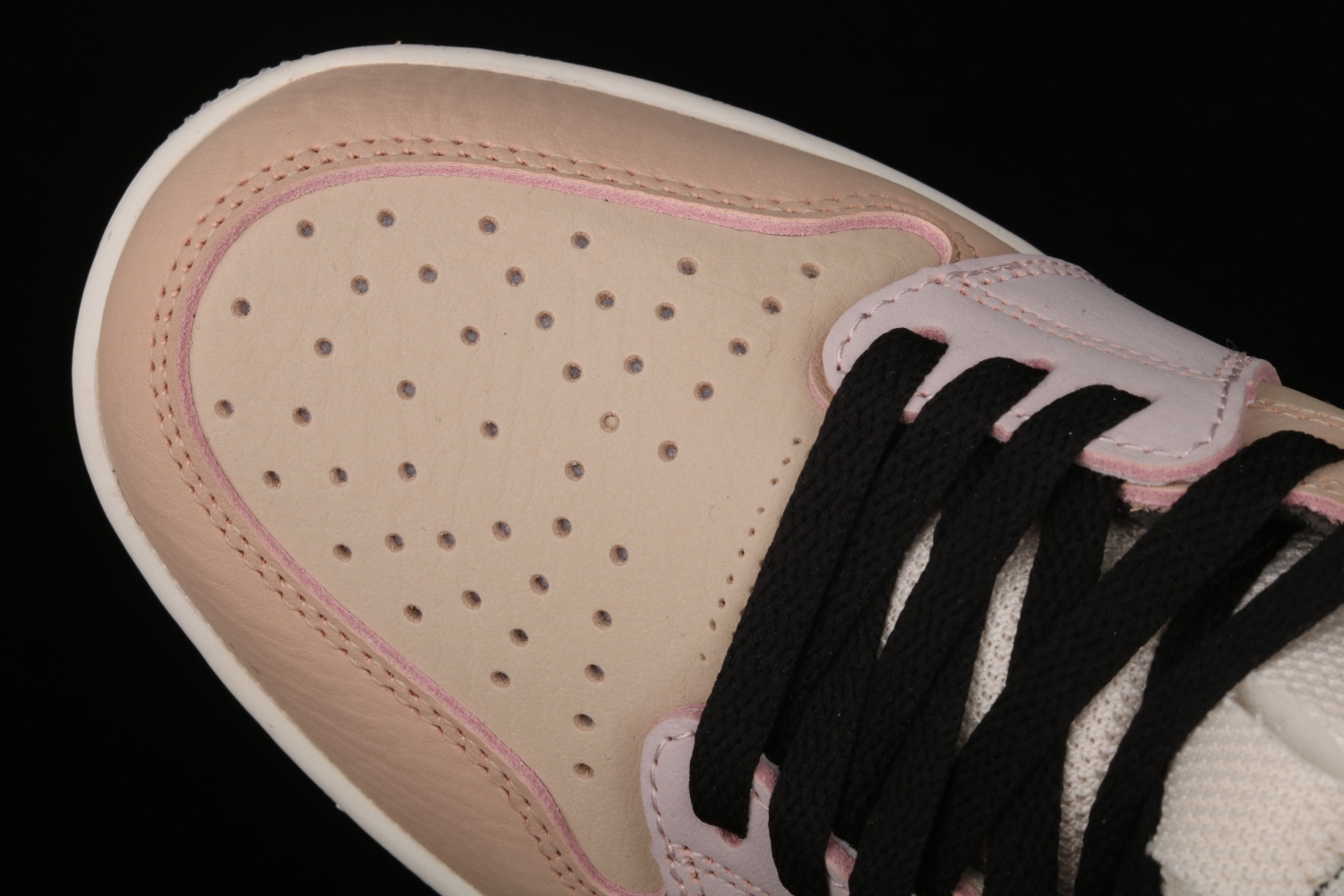 Jordan 1 High Zoom Air CMFT Easter (W) CT0979-101