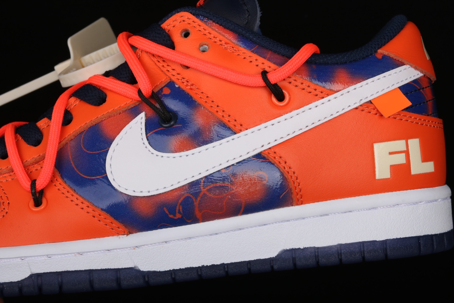 Dunk Low OFF-White x Futura xNike DD0856-801