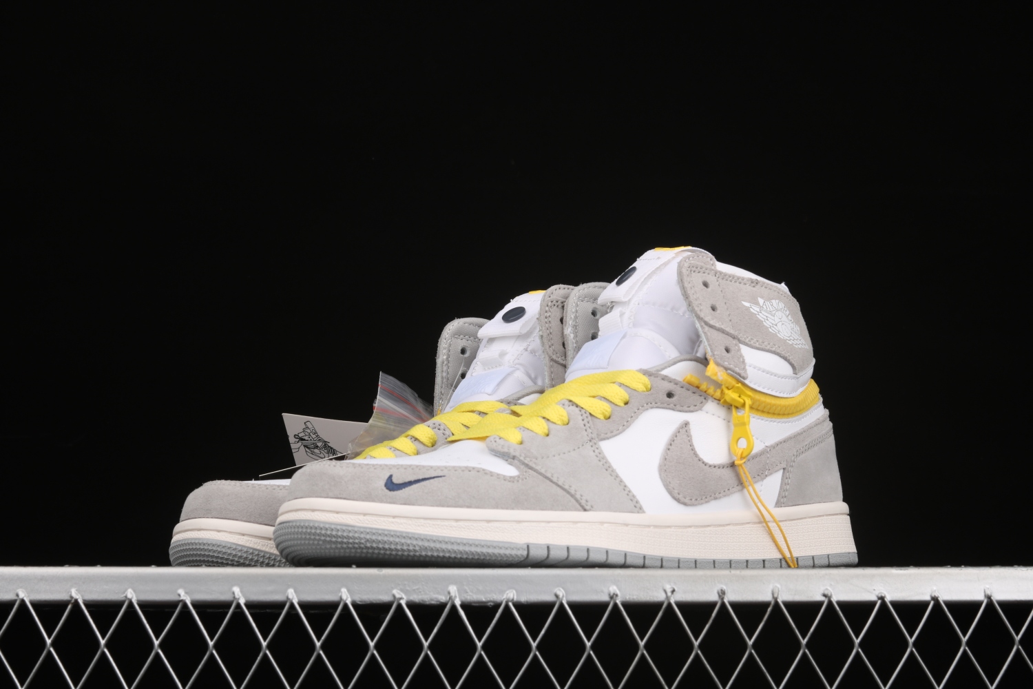 Jordan 1 High Switch Light Smoke CW6576-100