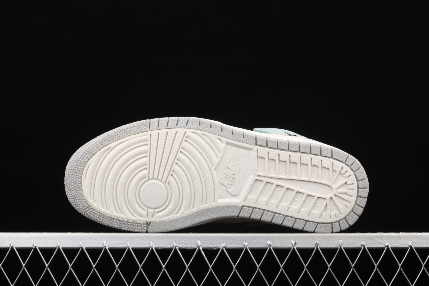 Jordan 1 High Zoom Air CMFT Easter (W) CT0979-101