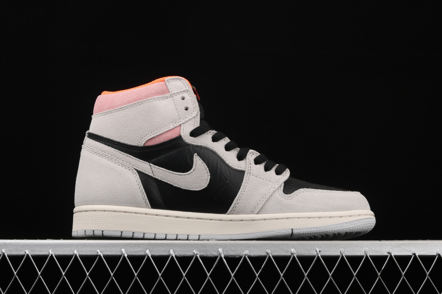 Jordan 1 Retro High Neutral Grey Hyper Crimson 555088-018
