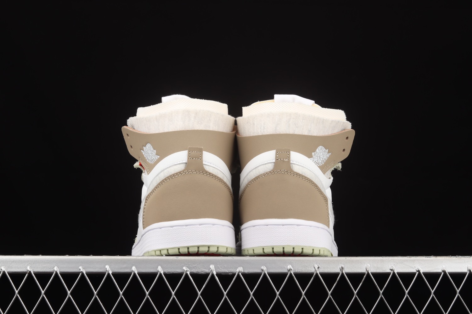 Jordan 1 High Zoom Air CMFT Olive Aura (W) CT0979-102