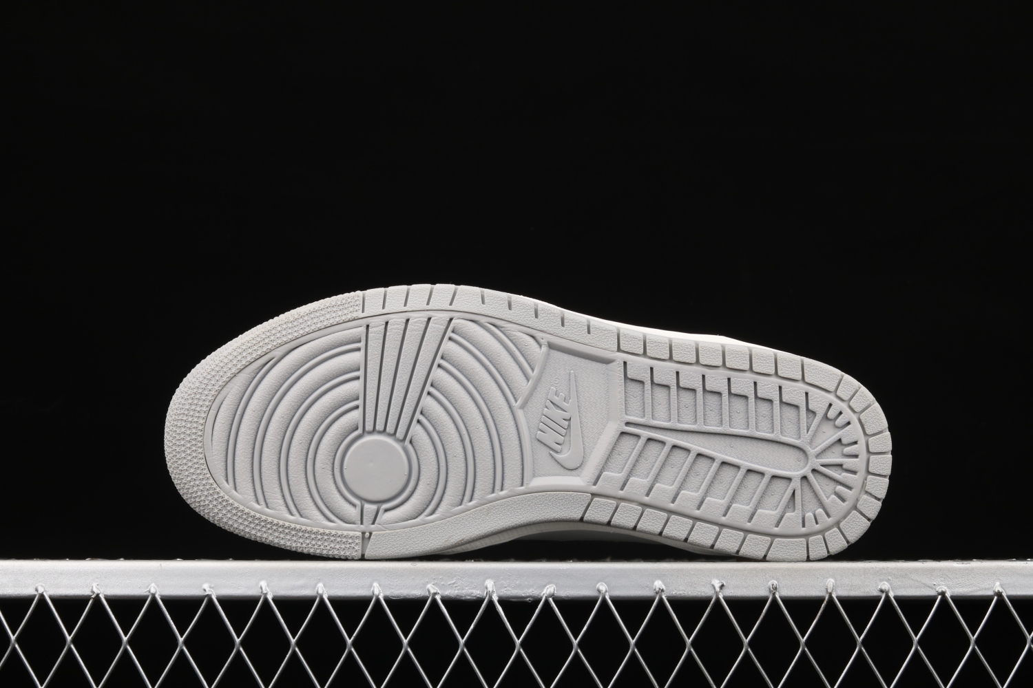 Jordan 1 High Zoom Air CMFT London DH4268-001