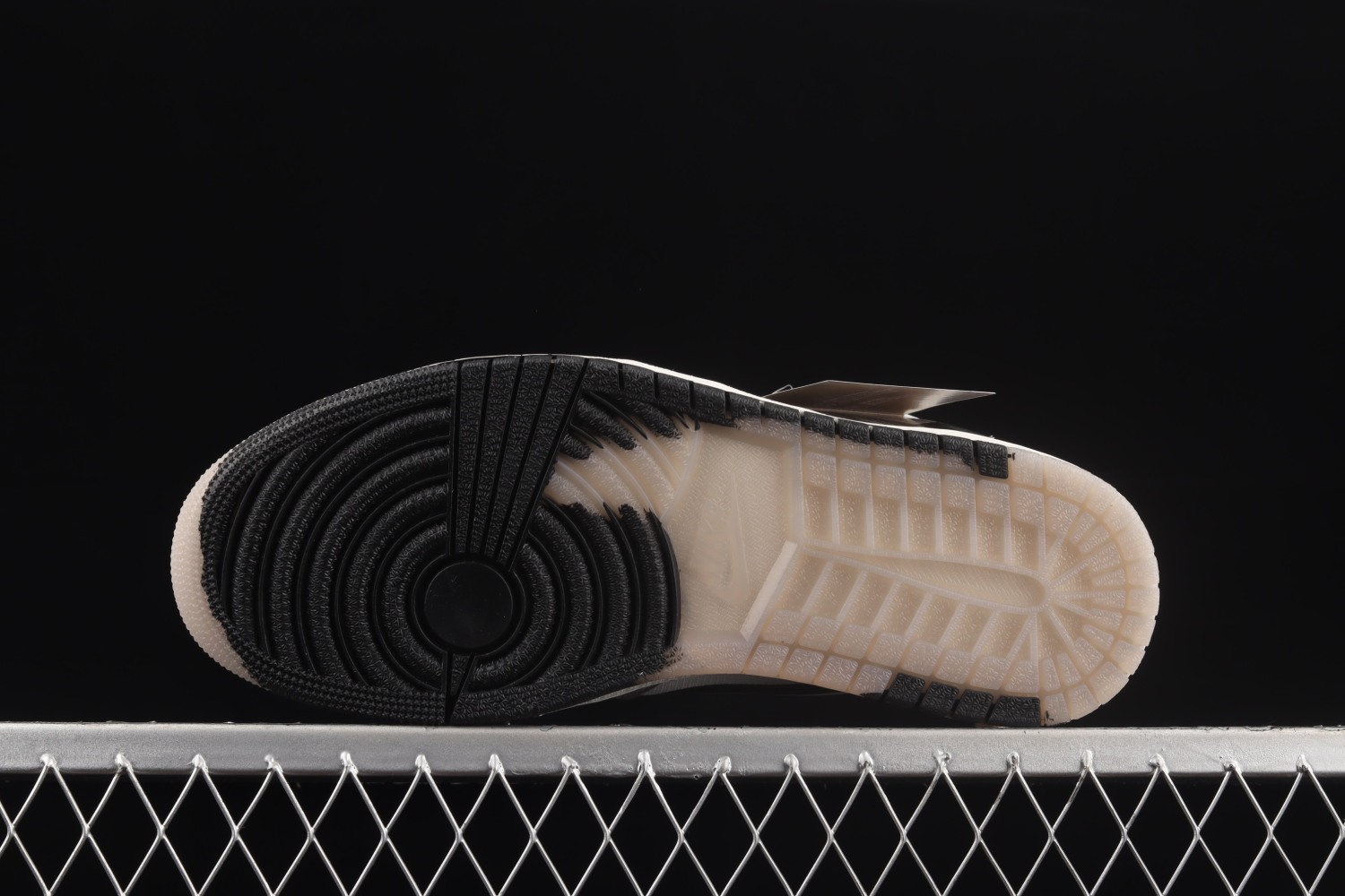 Jordan 1 High Element Gore-Tex Light Bone DB2889-100
