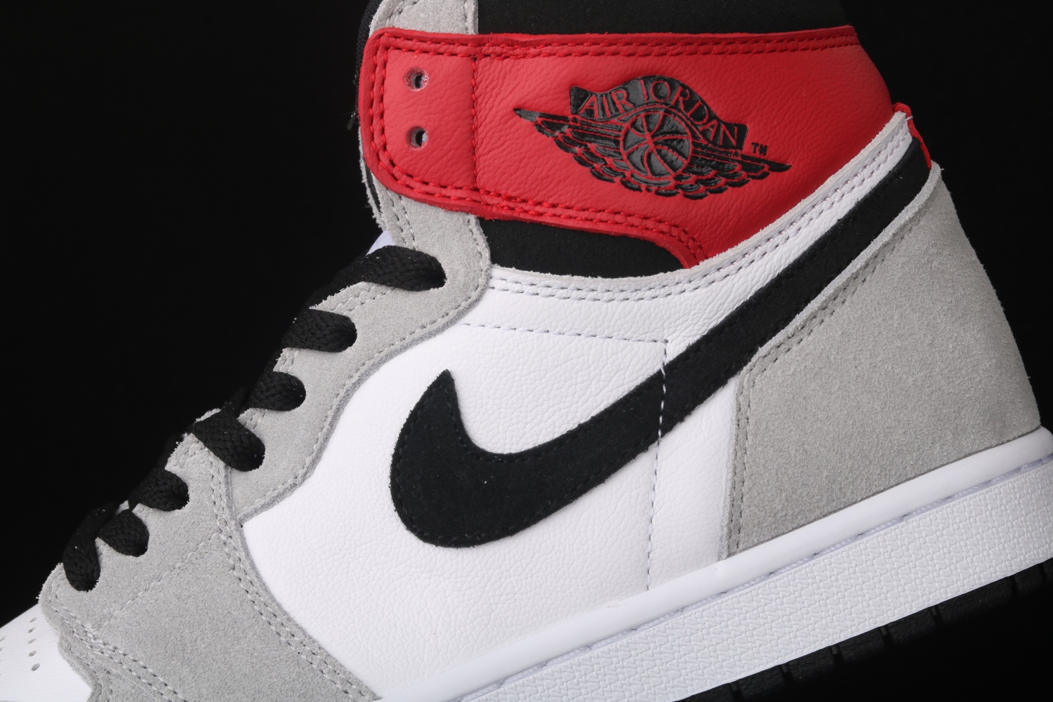 Jordan 1 Retro High Light Smoke Grey 555088-126