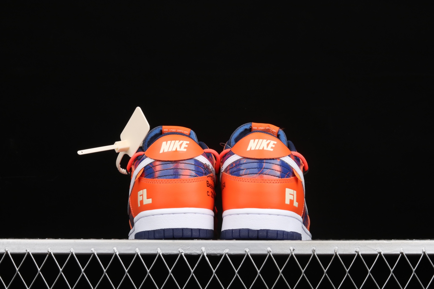 Dunk Low OFF-White x Futura xNike DD0856-801