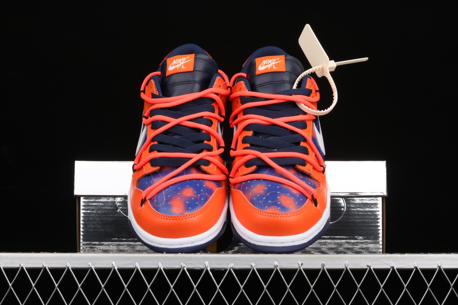 Dunk Low OFF-White x Futura xNike DD0856-801