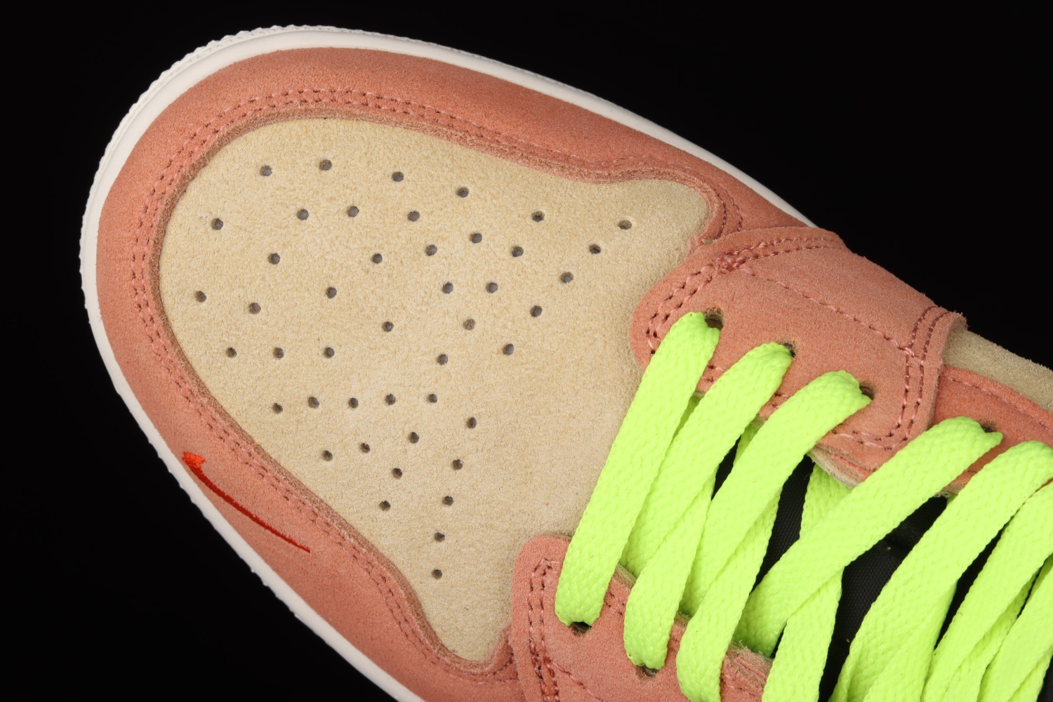 Jordan 1 High Switch Peach CW6576-800