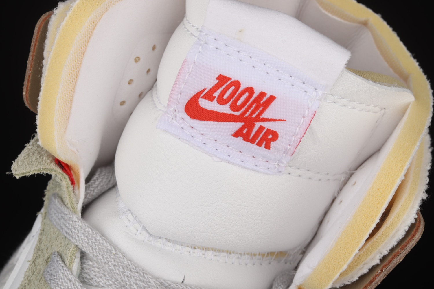 Jordan 1 High Zoom Air CMFT Olive Aura (W) CT0979-102