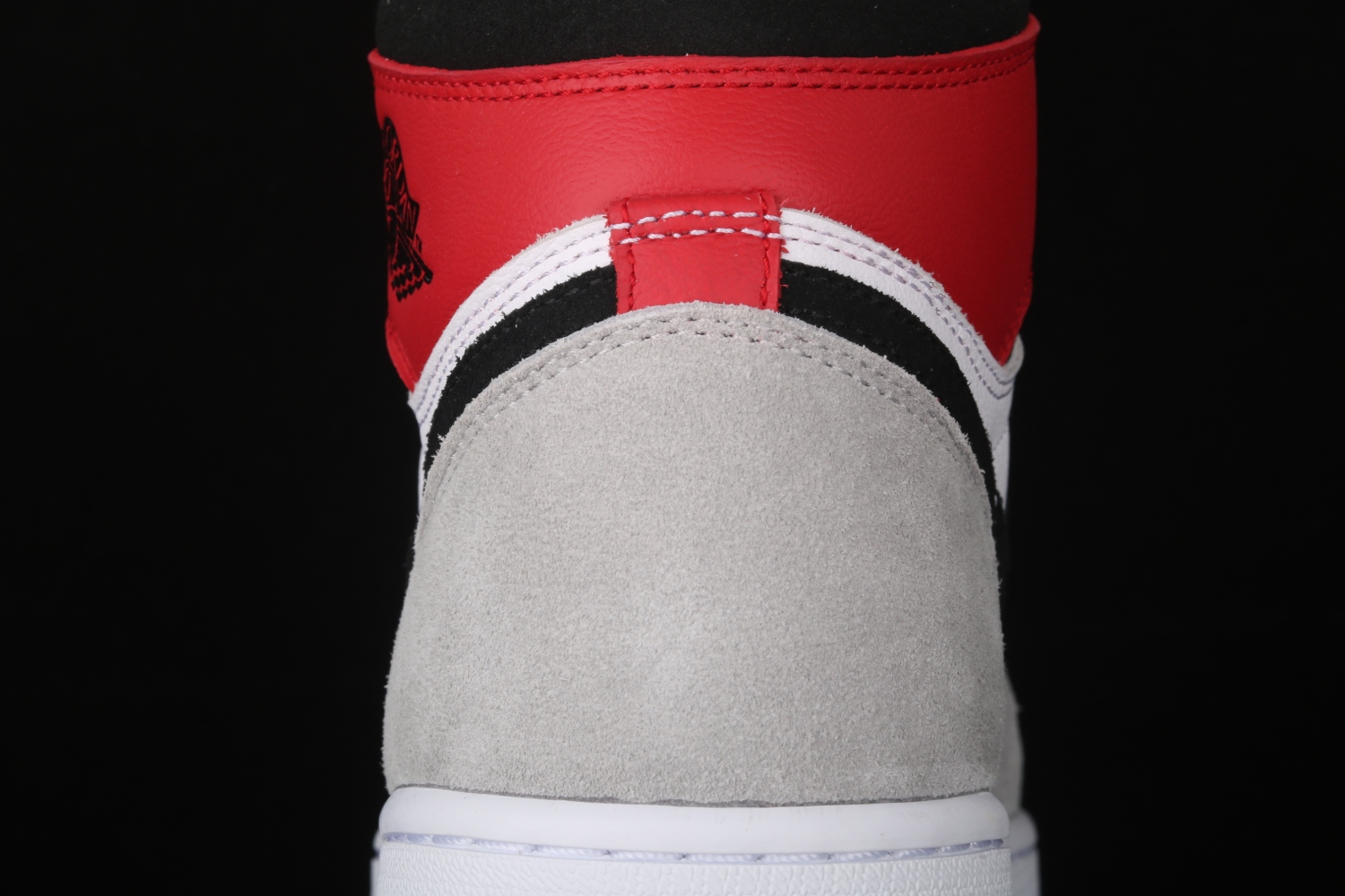 Jordan 1 Retro High Light Smoke Grey 555088-126