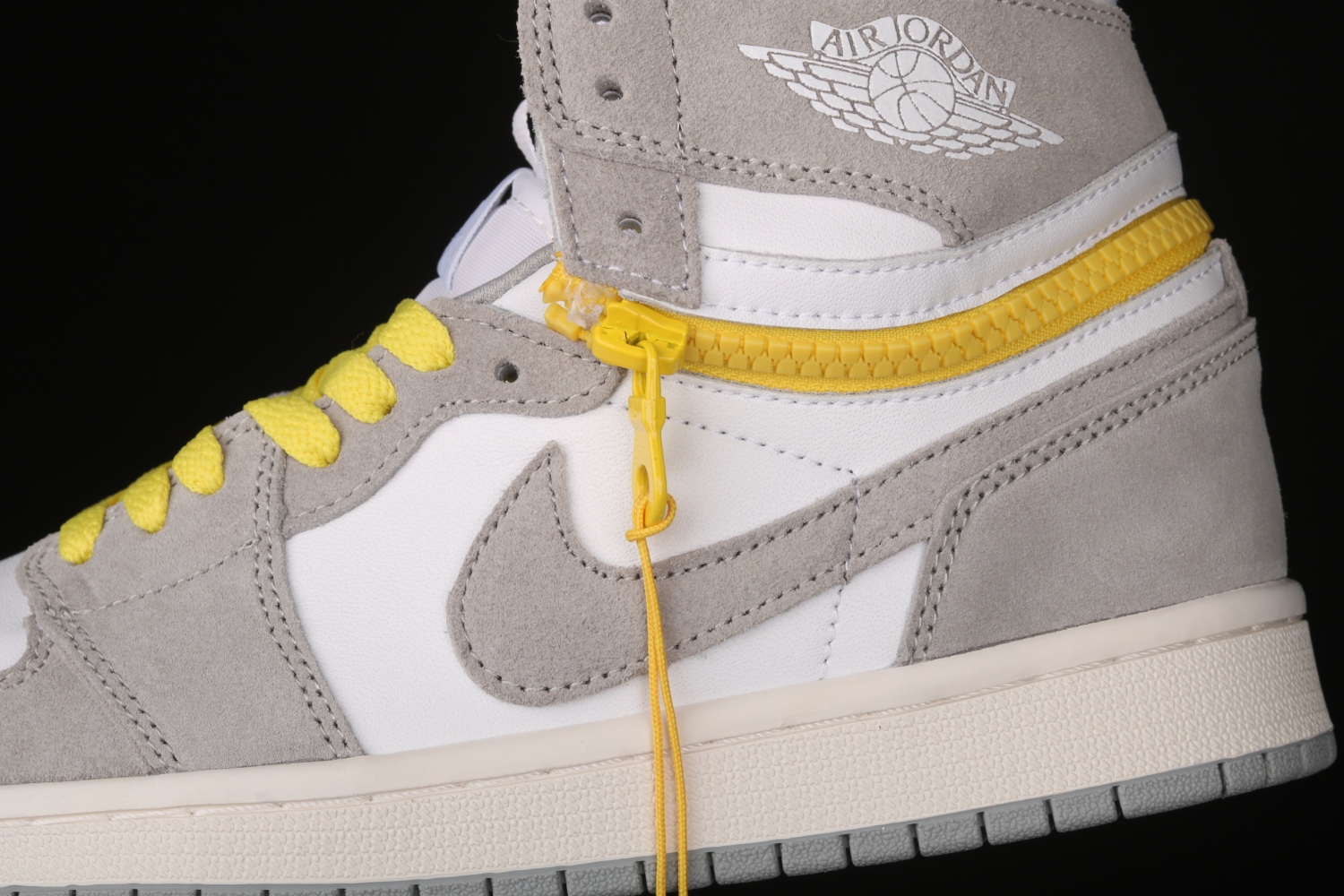 Jordan 1 High Switch Light Smoke CW6576-100