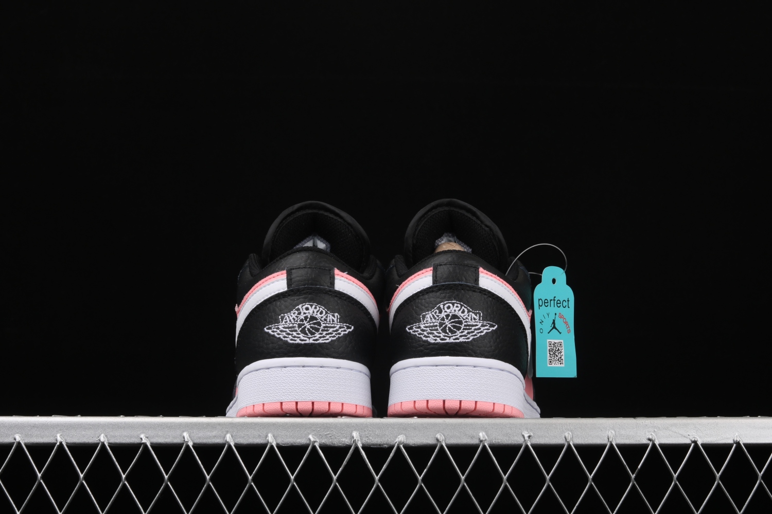 Jordan 1 Low Black Pink Quartz 554723-016