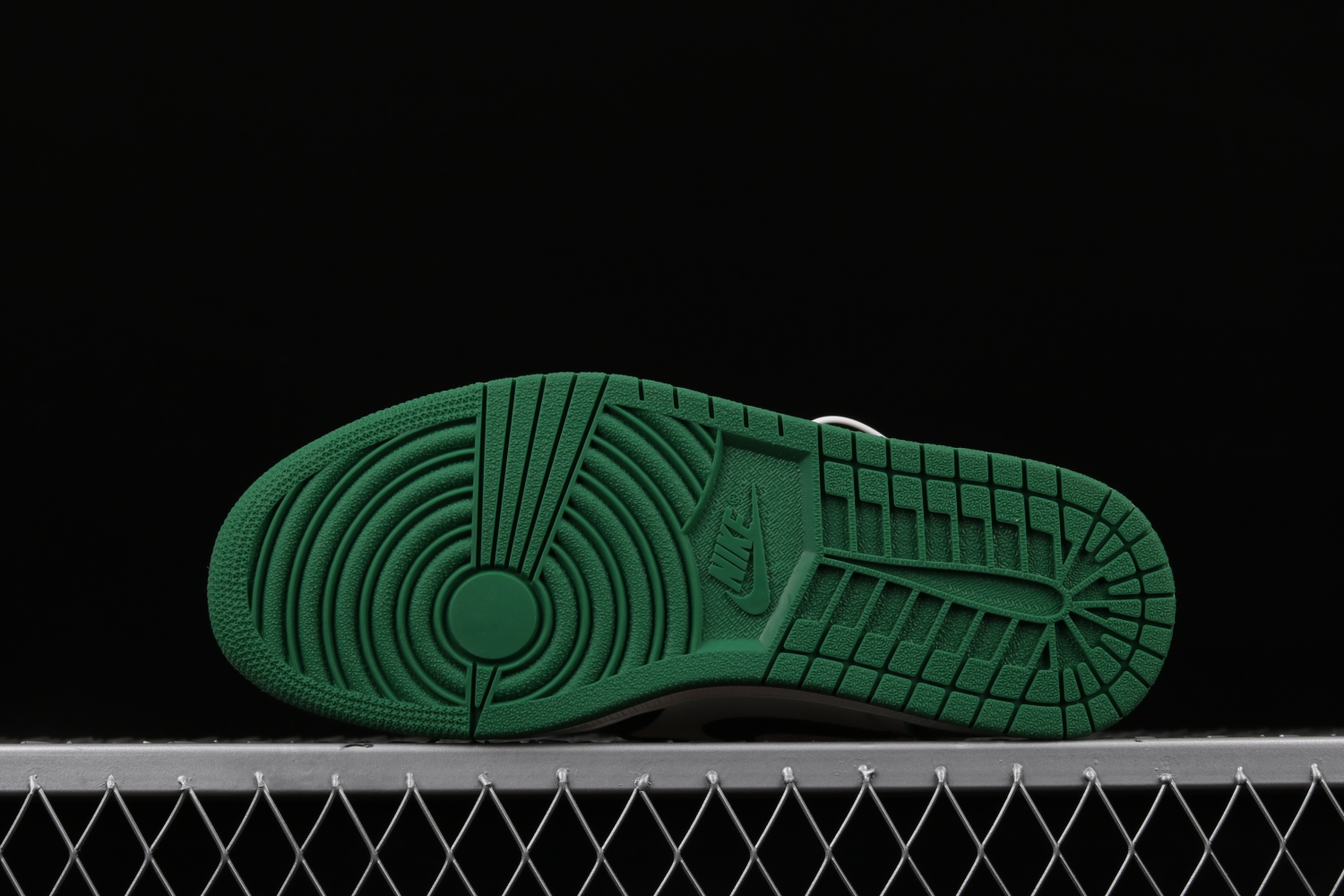 Jordan 1 Retro High Pine Green 555088-302