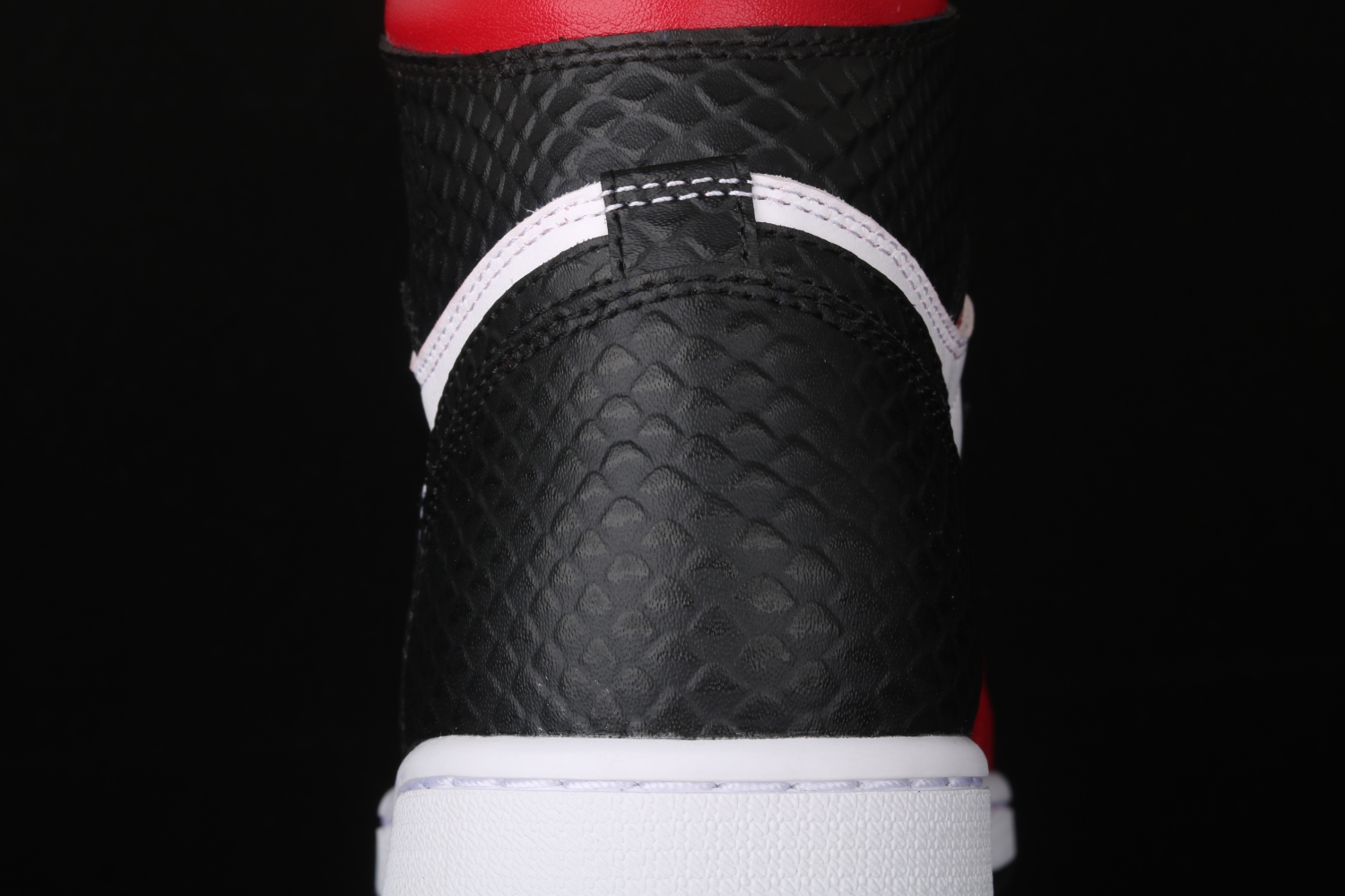 Jordan 1 Retro High Satin Snake Chicago (W) CD0461-601