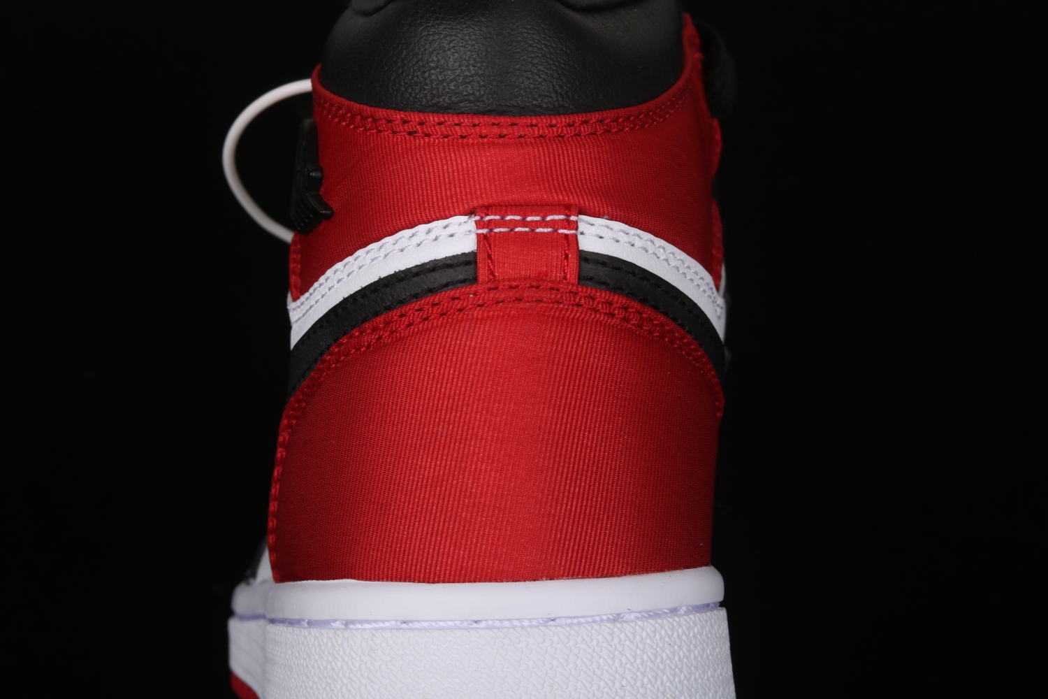 Jordan 1 Retro High Satin Black Toe (W) CD0461-016
