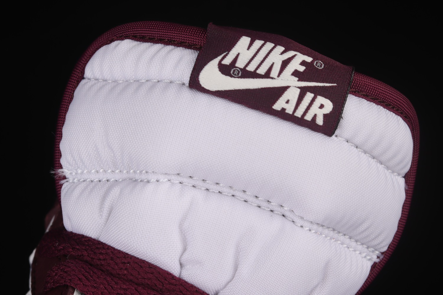 Jordan 1 Retro High OG Bordeaux 555088-611