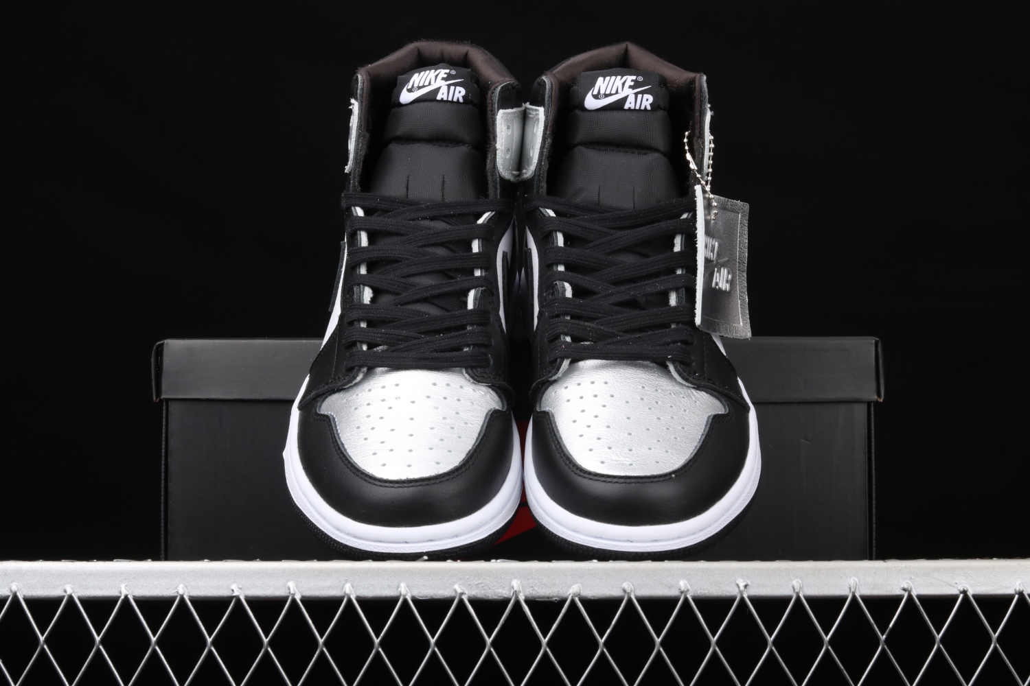 Jordan 1 Retro High Silver Toe (W) CD0461-001