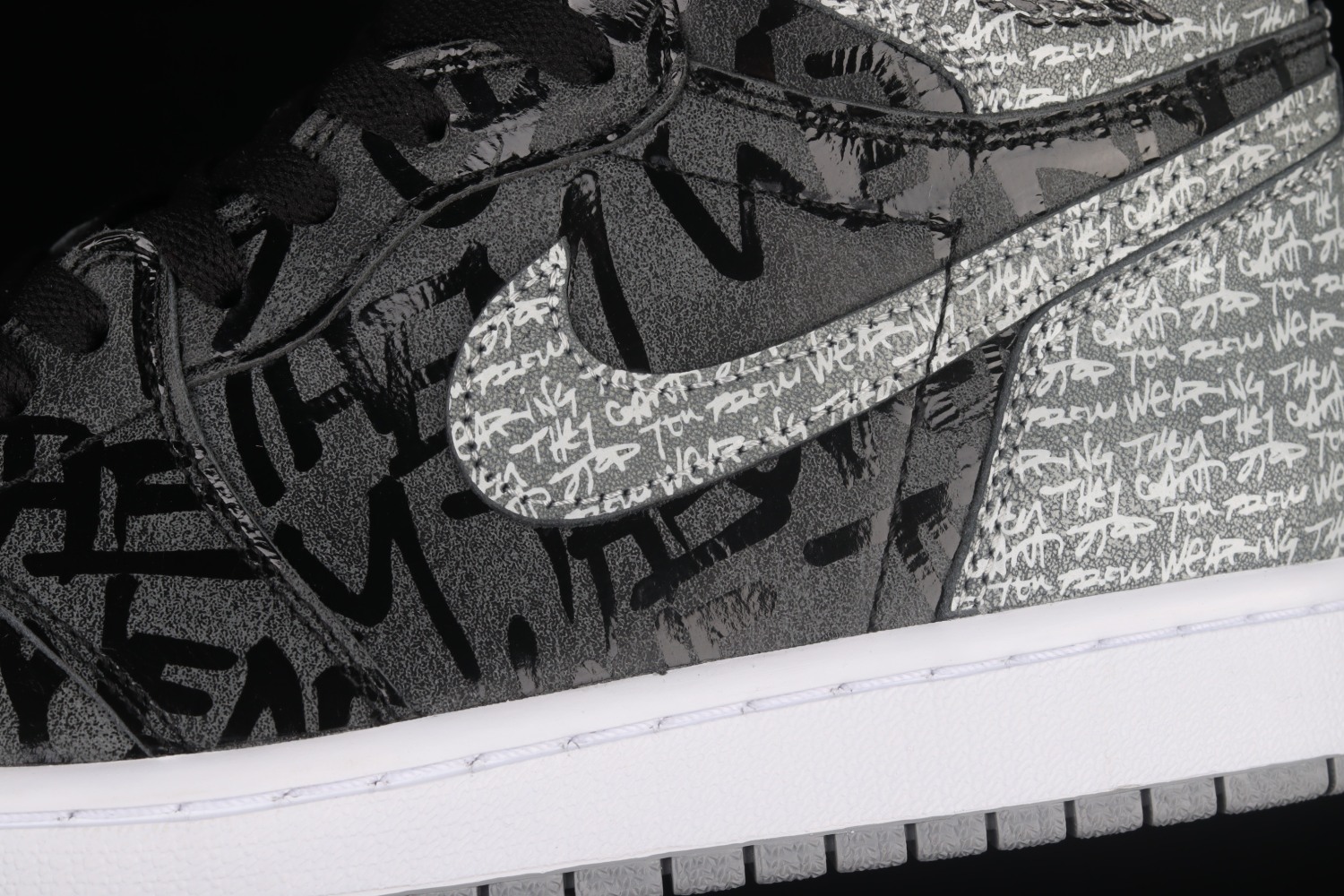 Jordan 1 Retro High OG Rebellionaire 555088-036