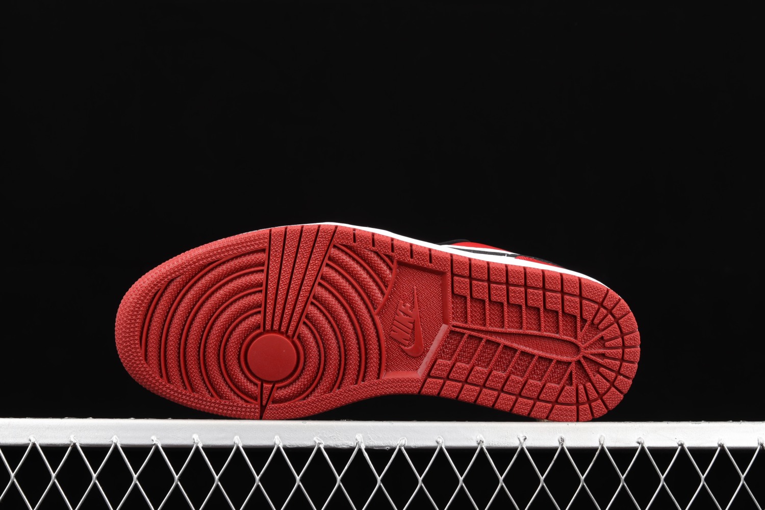 Jordan 1 Low Black Toe 553558-116