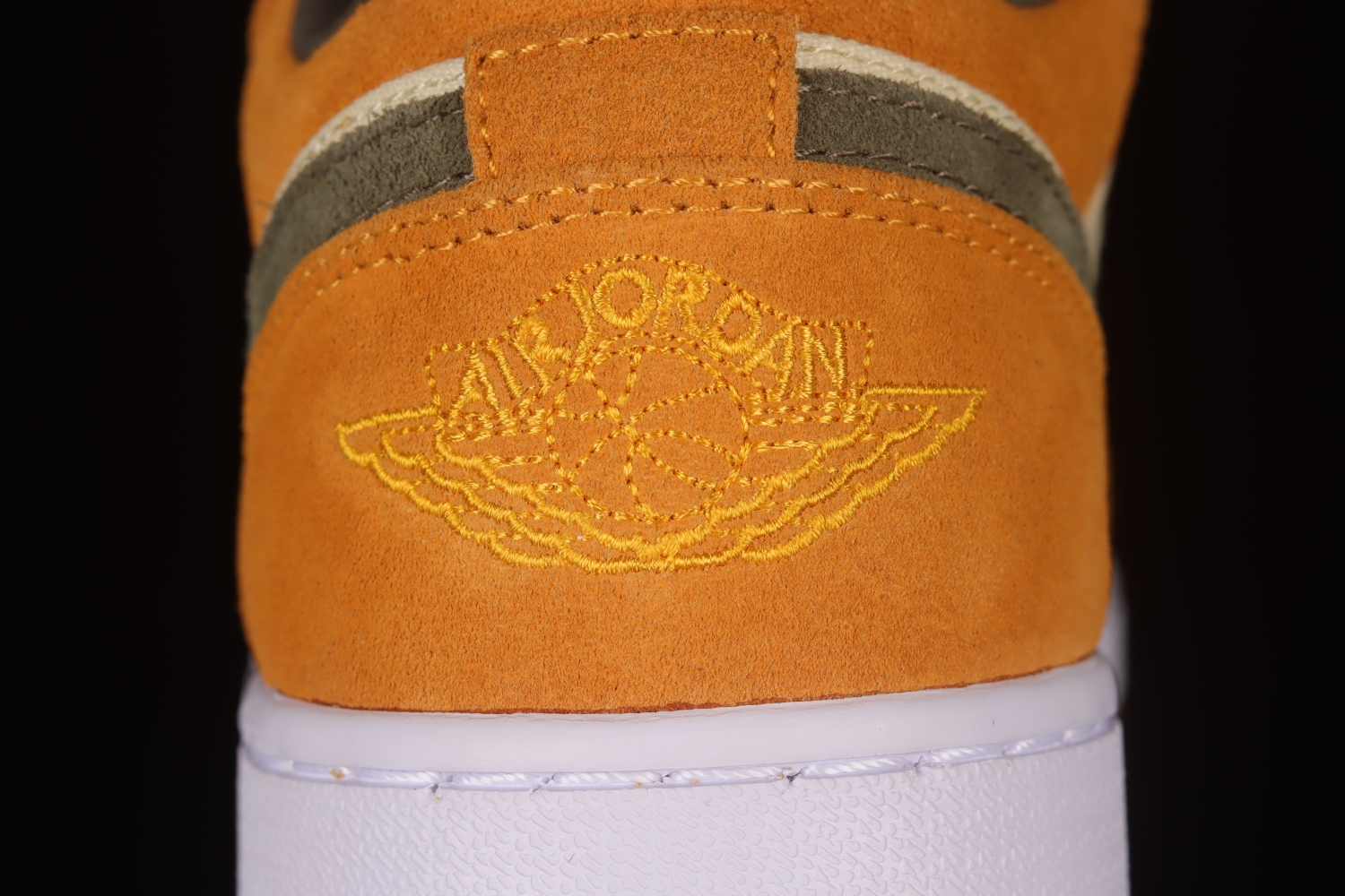 Jordan 1 Low SE Light Curry DH6931-102