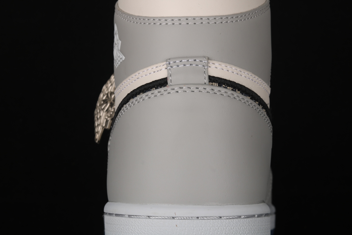 Jordan 1 Retro High Dior  CN8607-002