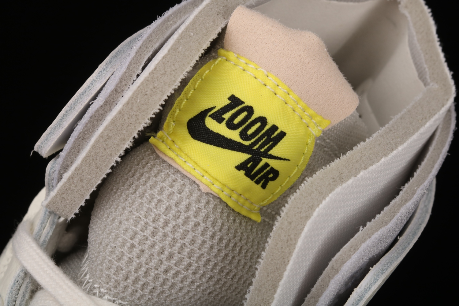 Jordan 1 High Zoom Air CMFT Pearl White (W) CT0979-107